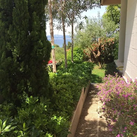Luxurioeses Mit Privater Terrasse Appartement Splitska