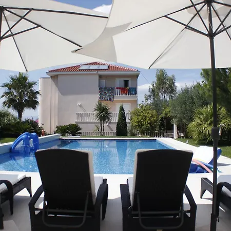 Apartment Luxurioeses Mit Privater Terrasse