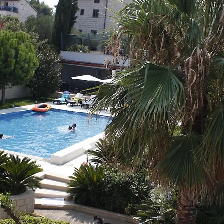 Luxurioeses Mit Privater Terrasse Splitska