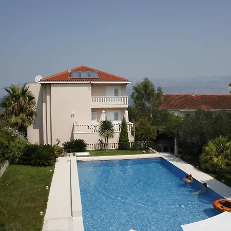 Luxurioeses Mit Privater Terrasse