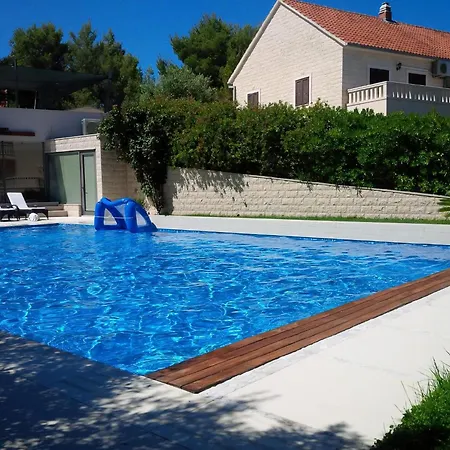 Luxurioeses Mit Privater Terrasse Apartment