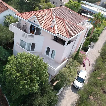 Luxurioeses Mit Privater Terrasse * Splitska