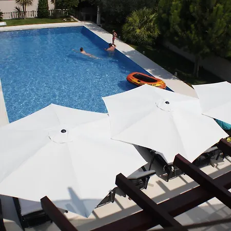 Luxurioeses Mit Privater Terrasse 아파트
