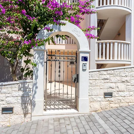 아파트 Luxurioeses Mit Privater Terrasse *